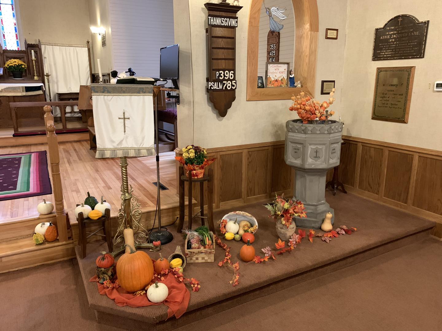 Harvest Thanksgiving Sunday, October 8th, 2023. A special thanks to Lyda Miller, Jackie Snair and Peter Grant for leading the service and to everyone who decorated St. Luke's Church for Thanksgiving.